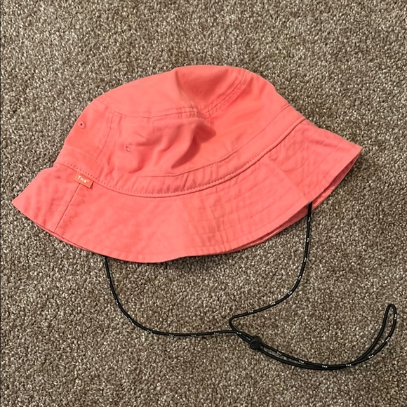 TNA Accessories - ARITZIA • TNA coral bucket hat with chin strap S/M NWOT